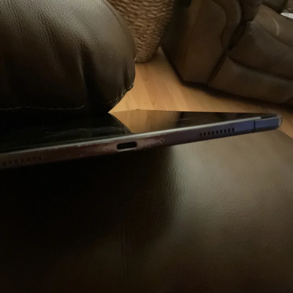 Used Samsung galaxy A7 tablet with 32gb and comes in black.